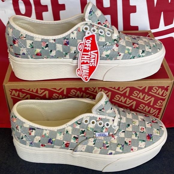 Vans Authentic Stac
(Woven) Floral/Multi
VNOA5KXXAZA
WMNS sneakers - Platforms - Picture 4 of 16